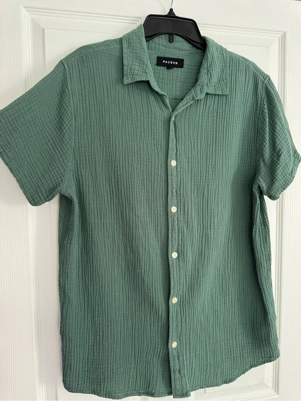 PacSun Men’s Green Textured Classic Camp Button Down Shirt
